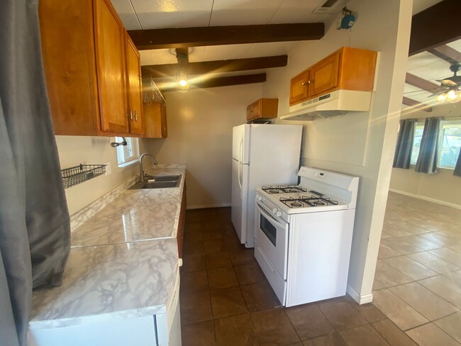 Building Photo - West Palmdale 2 bedroom