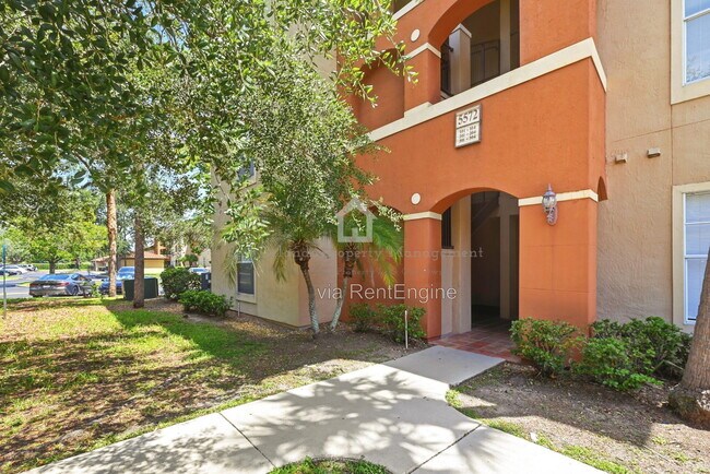 Building Photo - 5572 Metrowest Blvd
