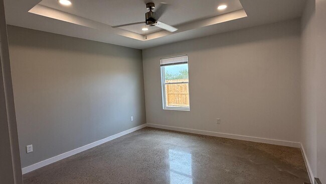 Foto del edificio - 601 Sapphire Ave