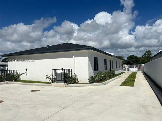 Photo - 11982 SW 213th St Apartment