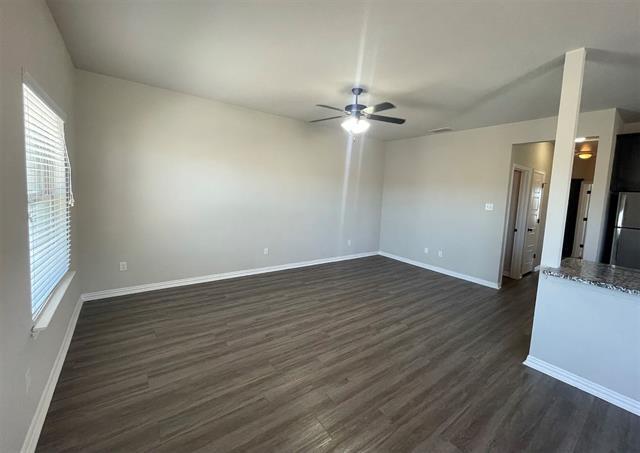 Foto del edificio - 8605 Ellis Dr