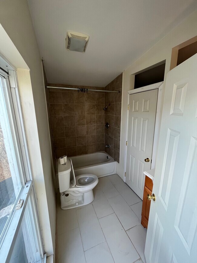 Foto del edificio - 2177 Sohn St