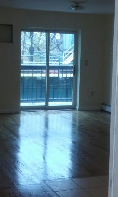 Building Photo - 2542 White Plains Rd