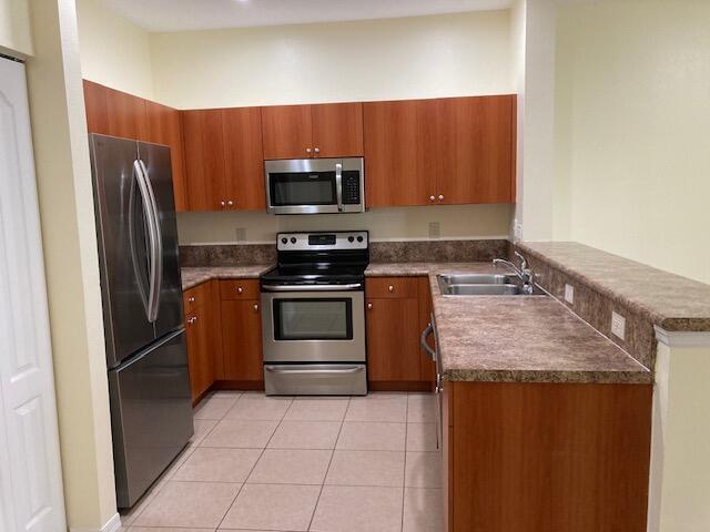 Building Photo - 1208 Seminole Palms Dr