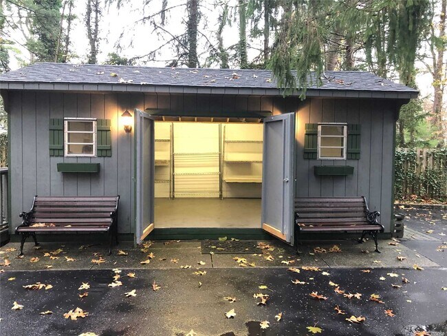 Building Photo - 280 River Rd