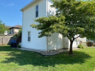 2 story house/apartments - 128 W Ohio St