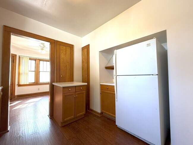 Foto del edificio - 3-bedroom single family in West Allis - Av...