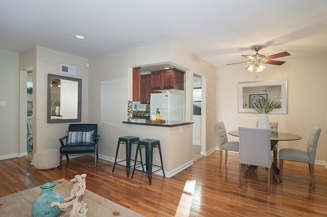 Foto del edificio - Allied Gardens - Beautifully Updated Home ...