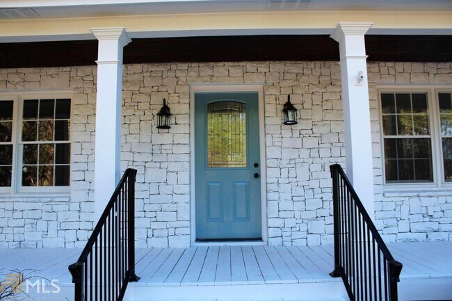 Building Photo - 4275 Webb Bridge Rd