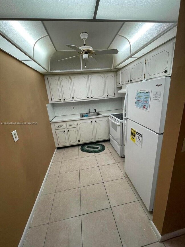 Building Photo - 229 Windsor I