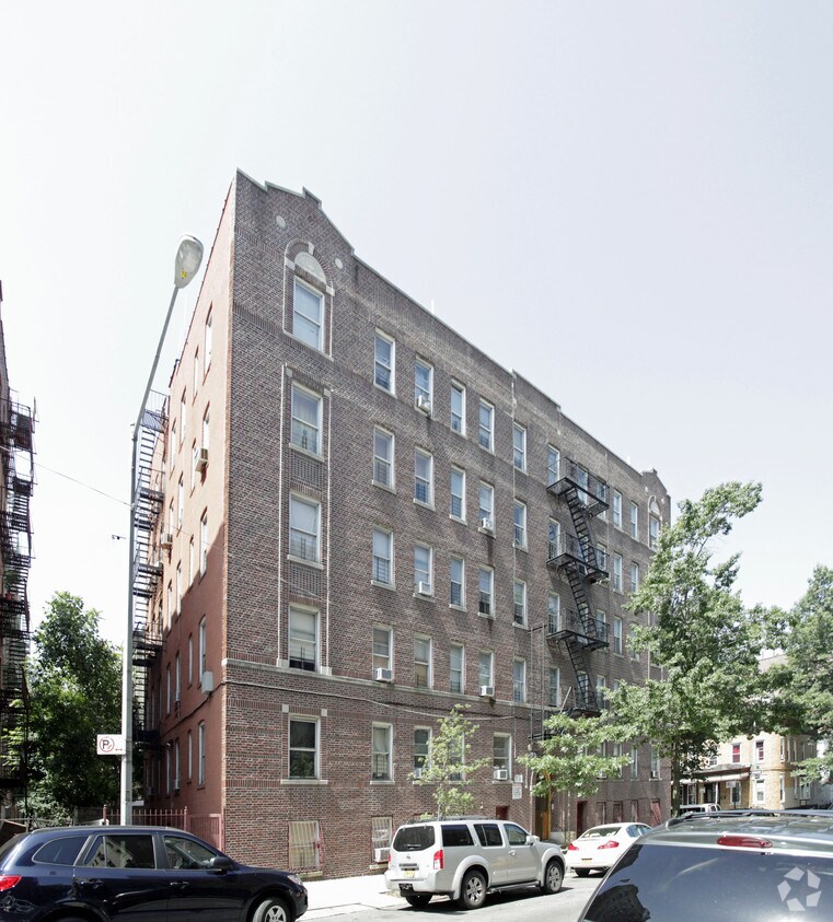 Building Photo - 334 E 205th St