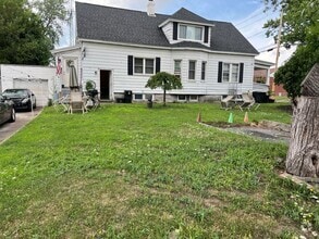 Building Photo - 206 E Molloy Rd