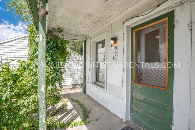 Building Photo - 167 N 100 E