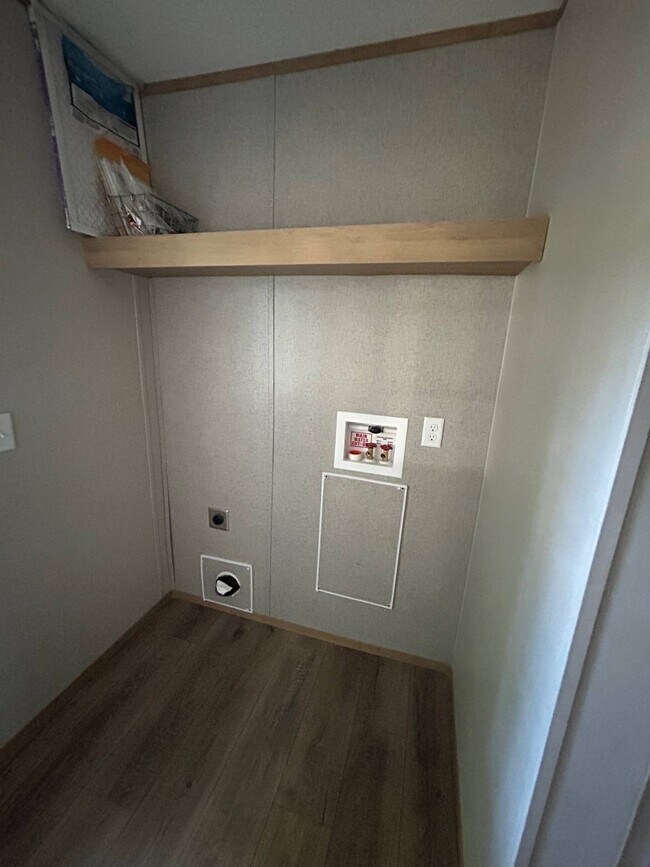 Foto del edificio - 13 Rena Dr