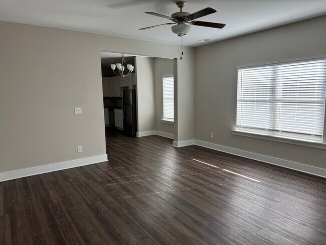 Foto del edificio - 4004 Ashley Dr