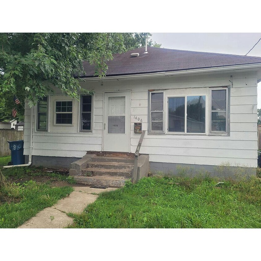 1406 Trout Ave, Johnston City, IL 62951 House Rental in Johnston City