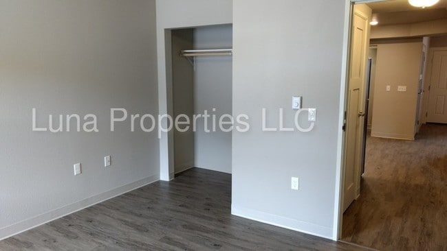 Building Photo - 1421 W Granite St