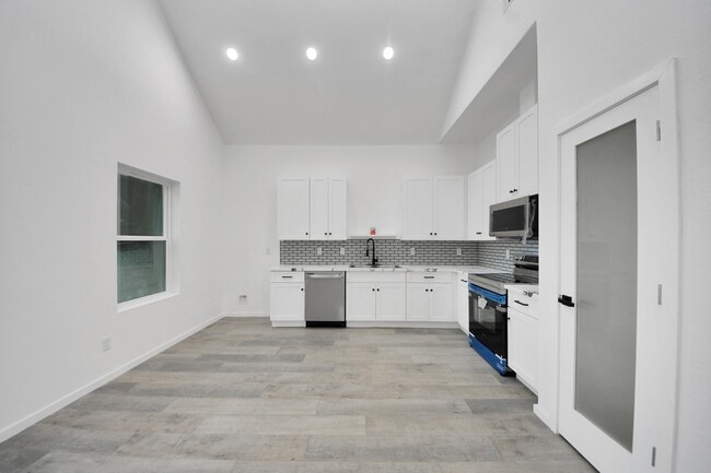 Foto del edificio - 605 E Murrill St