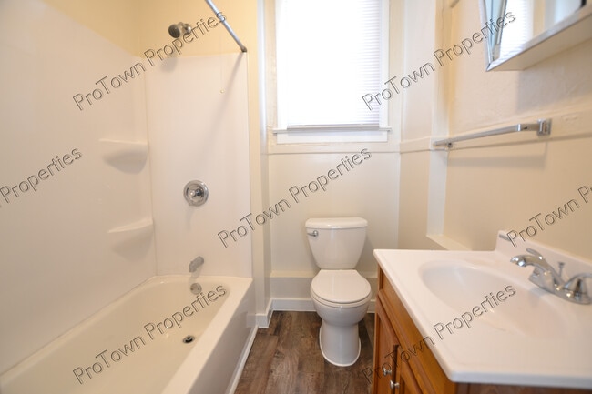 Foto del edificio - 835 N Broadway St