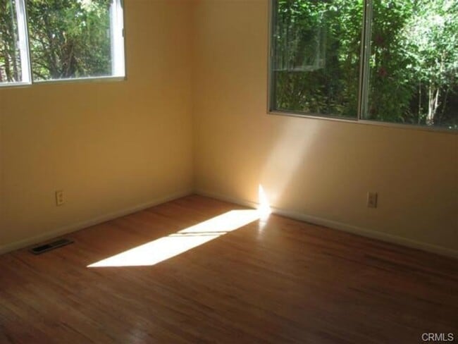 Building Photo - Paradise 3 bed 2 bath home ATTACHED 2-CAR GARAGE