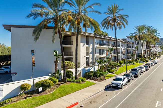 Foto del edificio - Plaza at Sherman Oaks