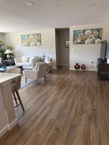 Foto del edificio - 5247 Carmilfra Dr