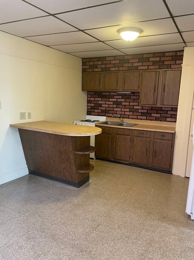 kitchen - 303 Locust St
