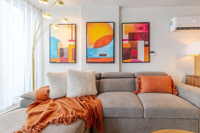 Photo du bâtiment - 450 Rue Saint-François-Xavier-SI ID1602104P