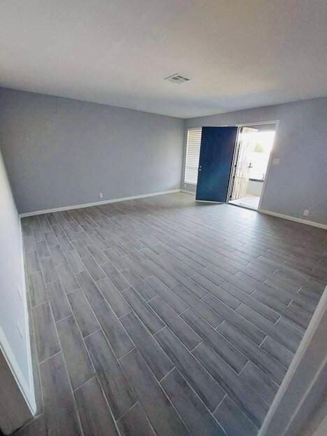 Foto del edificio - 9003 W Elm St
