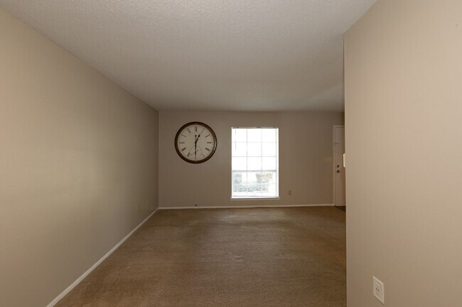 Foto del edificio - 2 bed 1.5 bath townhome located in the Millersville area.