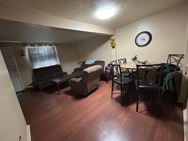 Foto del edificio - 5929 Black Oak Dr