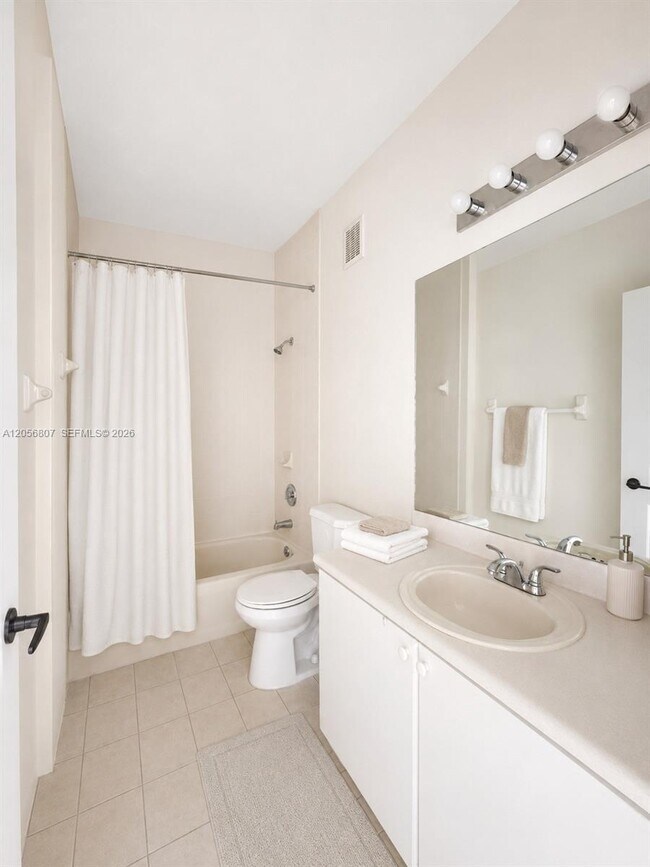 Foto del edificio - 17650 NW 73rd Ave