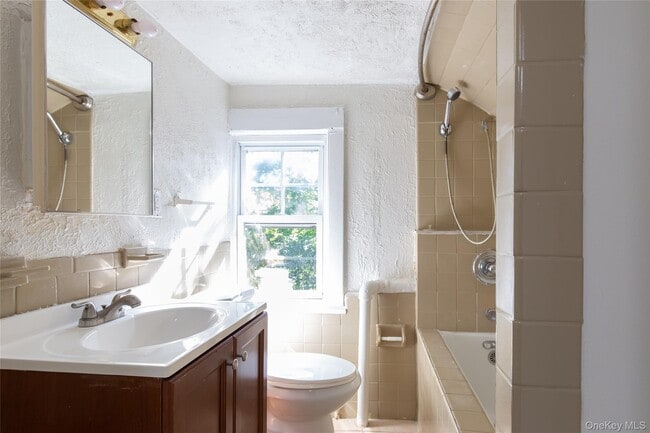 Building Photo - 440 Sixth Ave