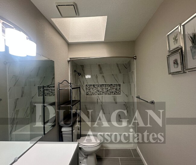 Foto del edificio - Charming 3 bedroom 2 Bathroom Home