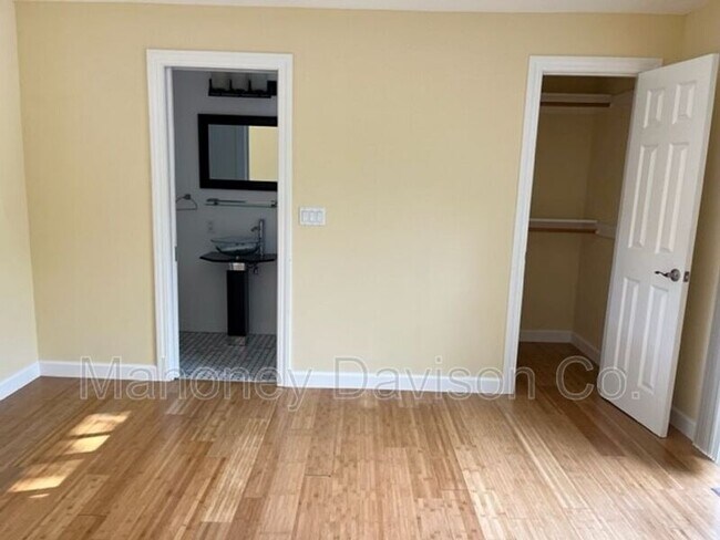 Foto del edificio - 5702 Hatchery Ct