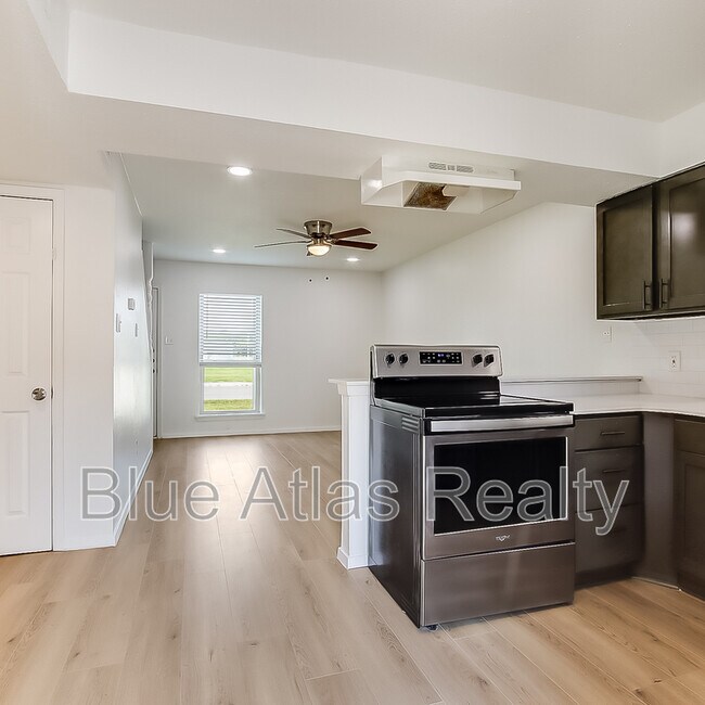 Foto del edificio - 408 Noble Ave