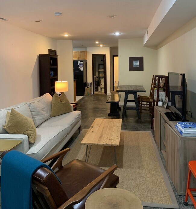 Foto del edificio - 107 Seaton Pl NW