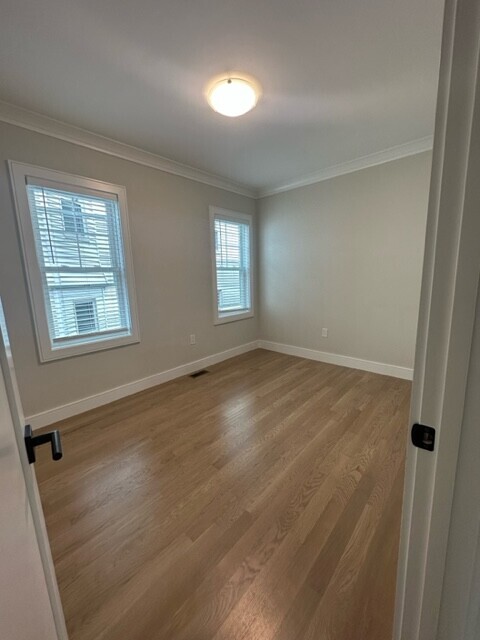 Building Photo - 50 Iffley Rd