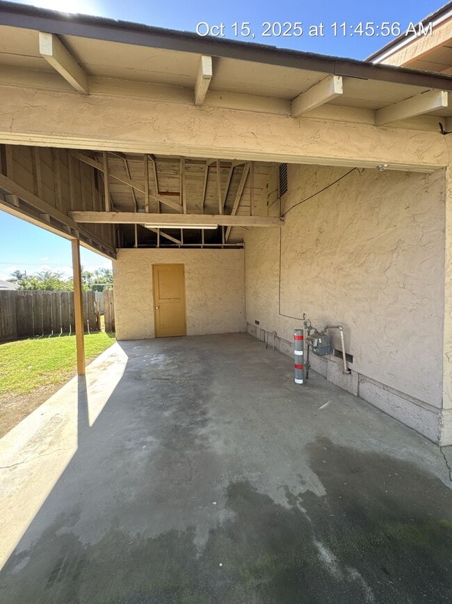 Building Photo - Nice Woodlake apartment for rent!