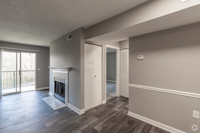 1BR, 1BA - 750SF - Living Room - zPriest Lake