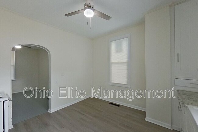 Foto del edificio - 1473 Thomas Ave