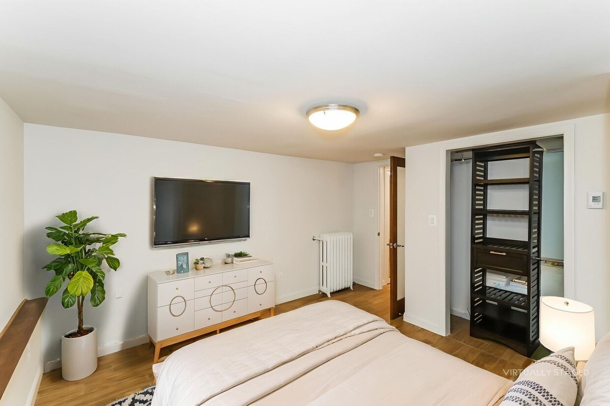 Photo - 1318 A St SE