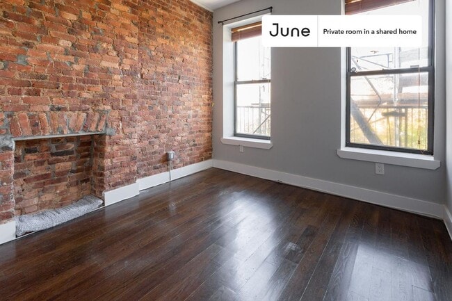 Building Photo - Room in Shared 4 bed/2 bath home