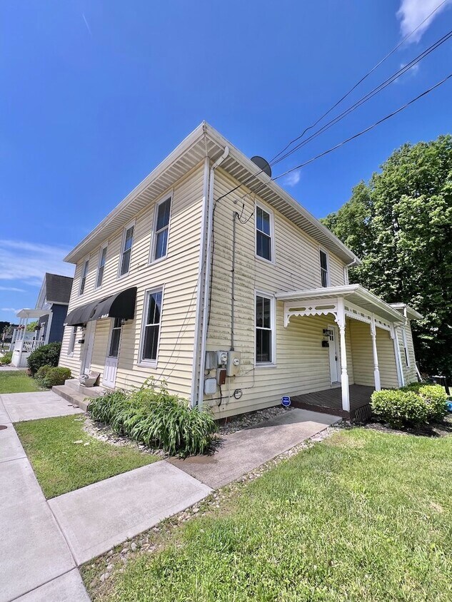 Primary Photo - 29 N Sycamore St
