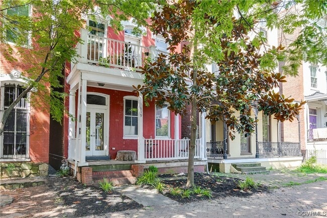 Building Photo - 119 W Clay St