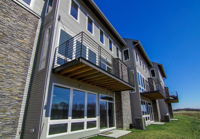 Building Photo - 43 Windward Way