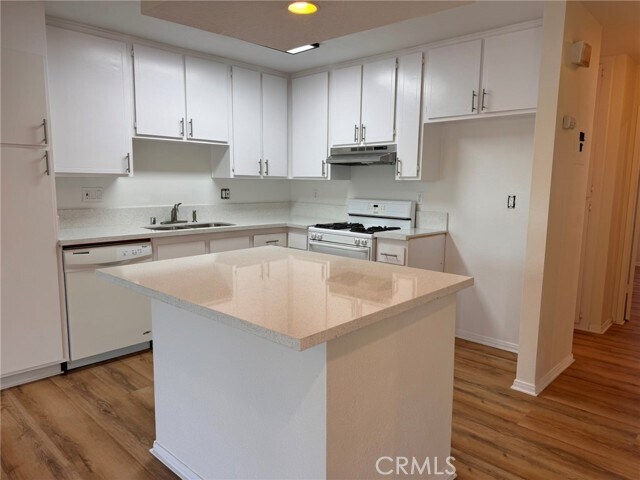 Foto del edificio - 1448 E Bell Ave