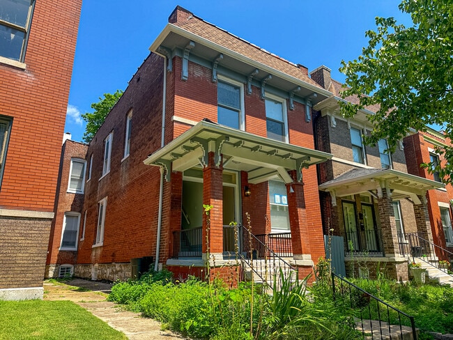 Building Photo - 4167 Botanical Ave