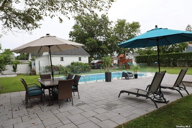 Foto del edificio - 143 Hallock St