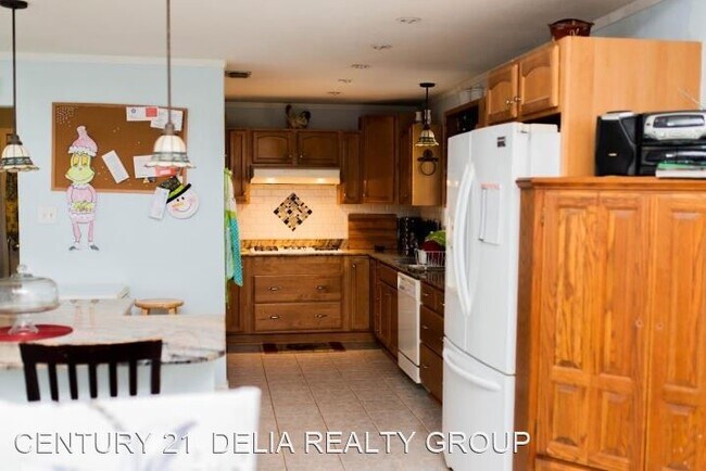 Building Photo - 3 br, 2 bath House - 1804 Donna Dr.